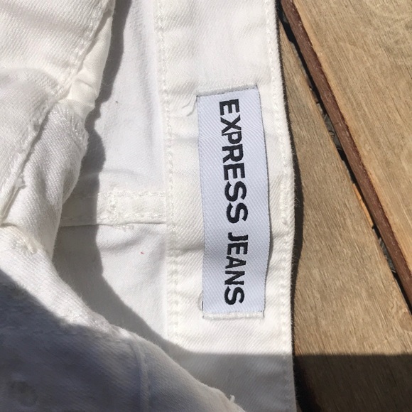 Shorts - Picture 2 of 4